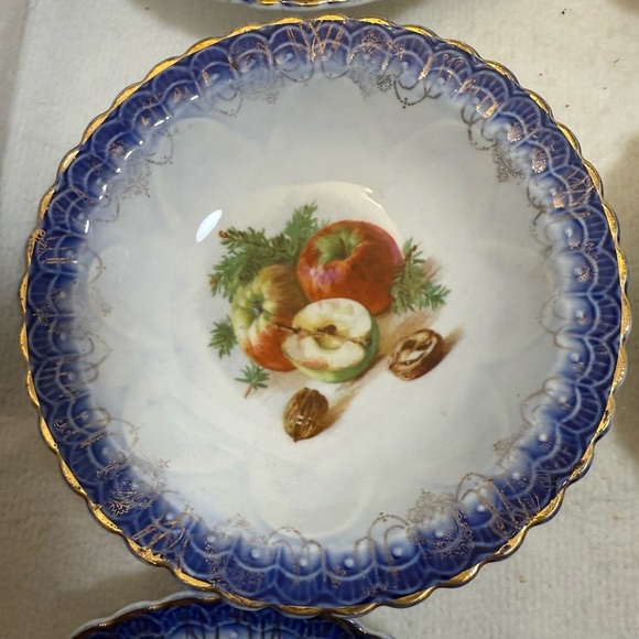 six vintage Hand painted porcelain berry bowls - Picture 3 of 8
